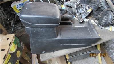 Suzuki Grand Vitara II Könyöklő 