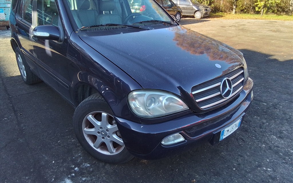 Mercedes ML 270 (W163) bontott alkatrészei 1. kép