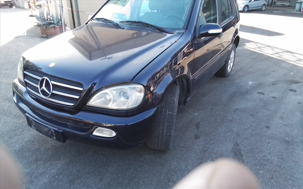 Mercedes ML 270 (W163) bontott alkatrészei 2. kép