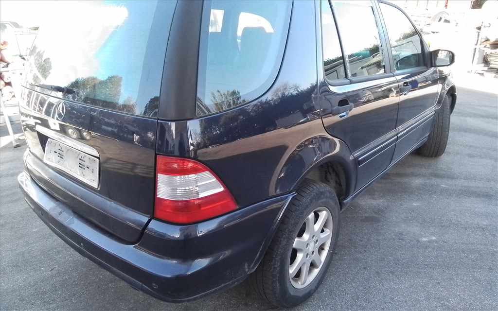 Mercedes ML 270 (W163) bontott alkatrészei 4. kép