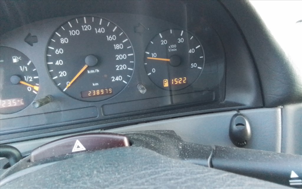 Mercedes ML 270 (W163) bontott alkatrészei 6. kép