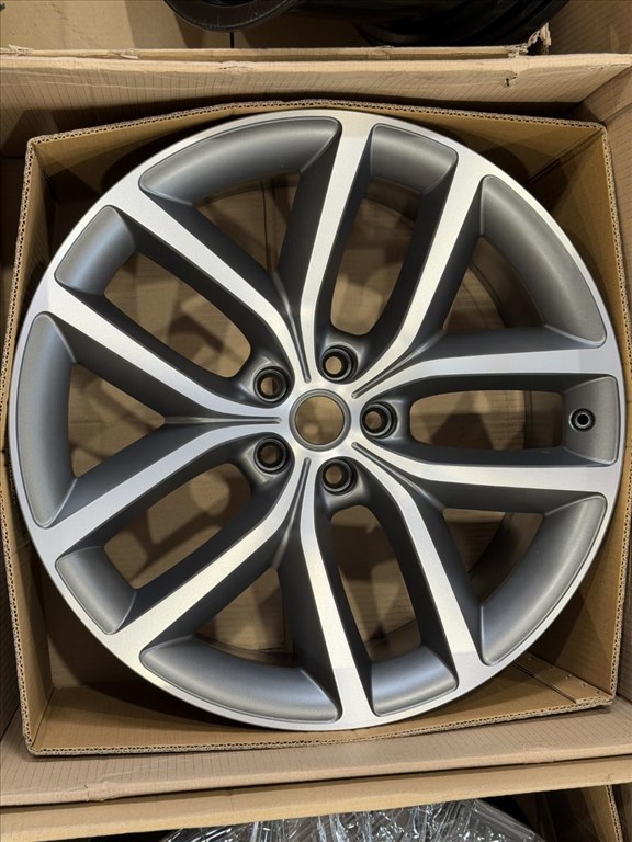 R22 Original Land Rover 9.5J ET42.5 - N9X2-GB SDG-FM 1db alufelni felni 1. kép