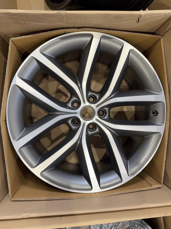 R22 Original Land Rover 9.5J ET42.5 - N9X2-GB SDG-FM 1db alufelni felni 8. kép