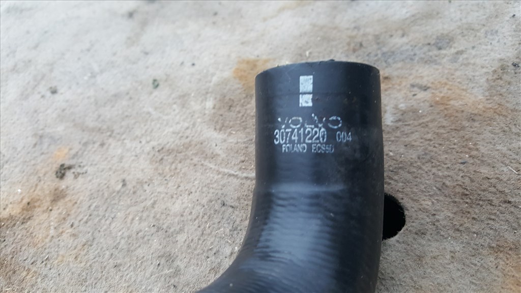 Volvo 30741220 S40 V50 C30 C70 D5 vízcső 3. kép