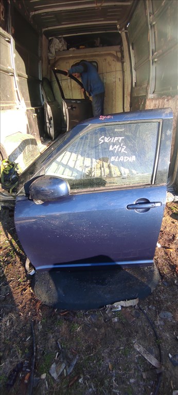 Suzuki Swift IV Bal első ajtó  1. kép