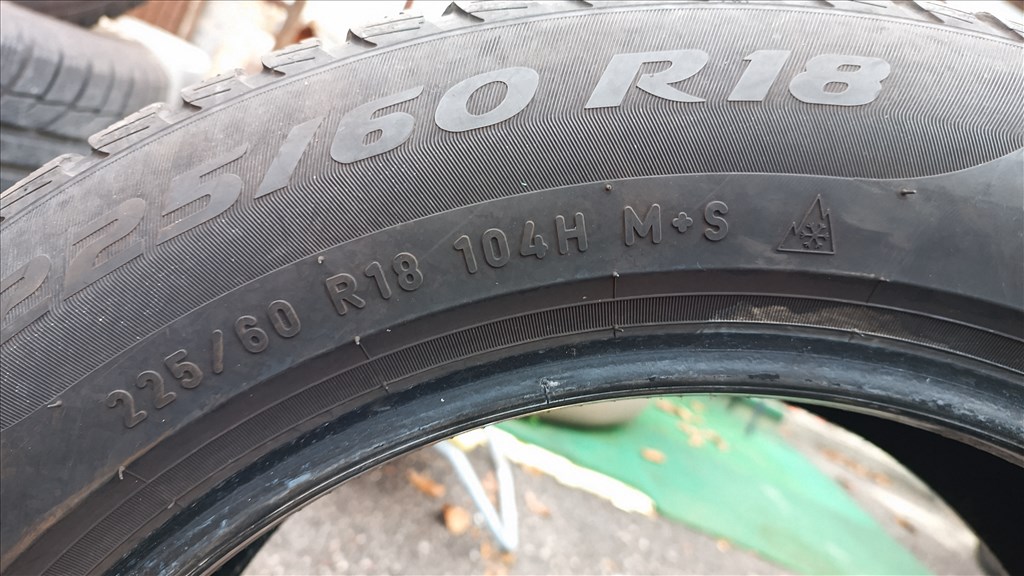 2db 225/60 R18 104H használt Pirelli Sottozero Winter3 téli gumi. 5. kép