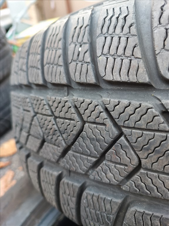 2db 225/60 R18 104H használt Pirelli Sottozero Winter3 téli gumi. 8. kép