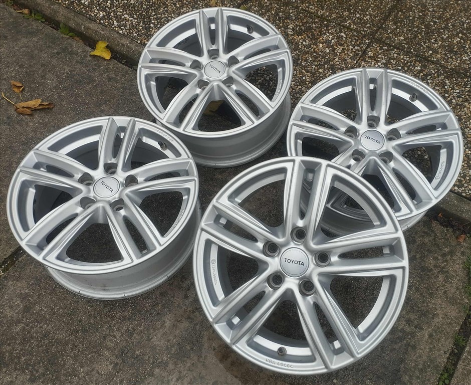 5x114,3 16 Toyota Auris alufelni r16" + TPMS 4. kép