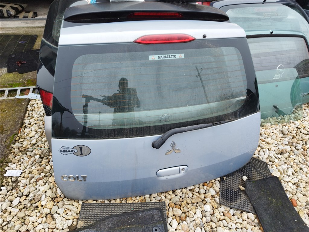 Mitsubishi Colt V csomagtér ajtó 1. kép