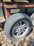  5x108 lyukosztású 18" használt alufelni, rajta 255/60 használt Firestone négyévszakos gumi gumi 