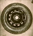  5x108 lyukosztású 15" használt (gyári felni) lemezfelni, rajta 195/65 használt Michelin téli gumi