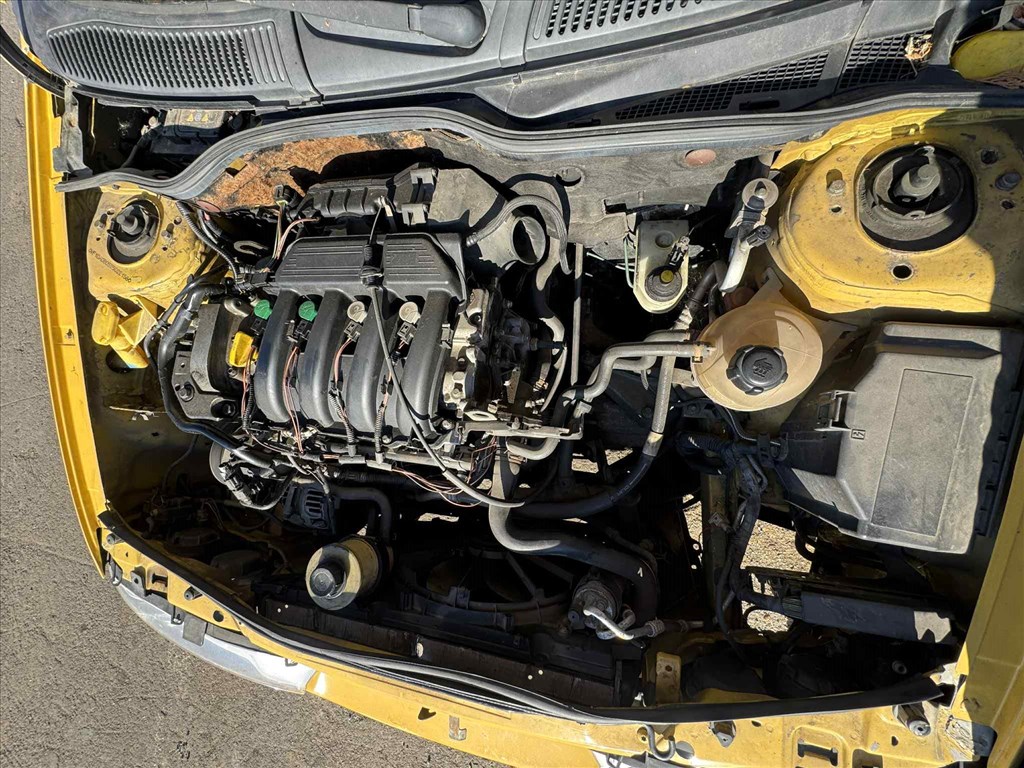 Renault Mégane coupé 1.6 -K4MA-  bontott alkatrészei 5. kép