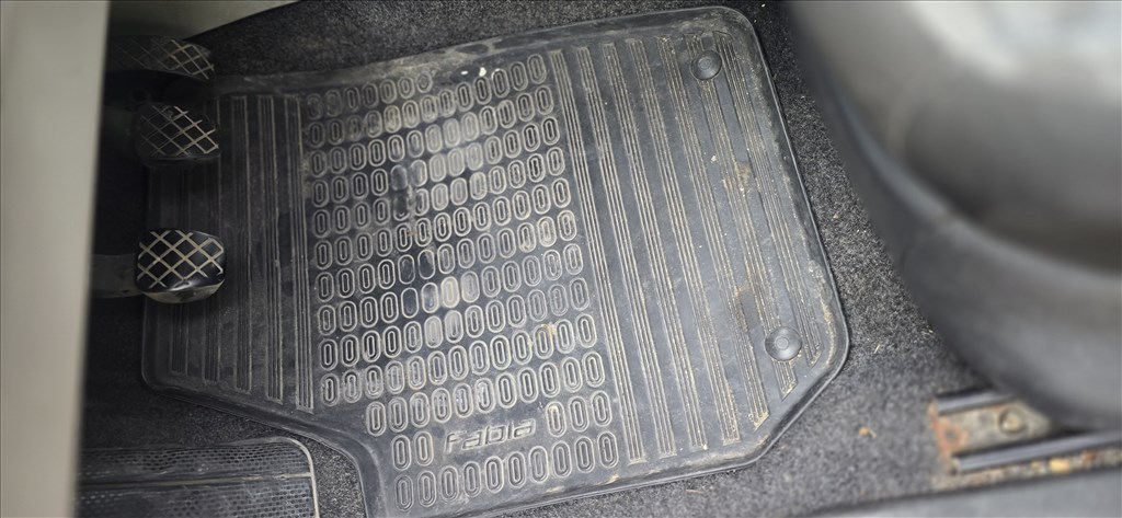 Skoda Fabia II bontott alkatrészei 1.4 16v BXW 9. kép