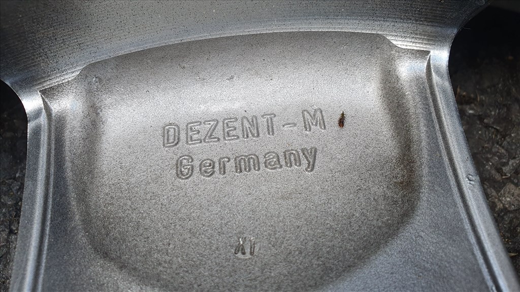  5x115 lyukosztású 16" újszerű Dezent alufelni, rajta 215/70 újszerű Nankang téli gumi gumi  9. kép