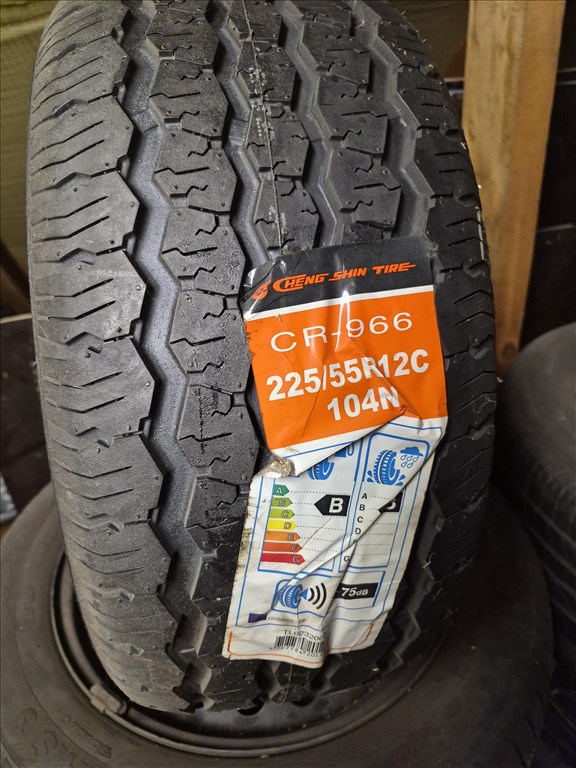  225/5512" új Trailermaxx négyévszakos gumi gumi 1. kép