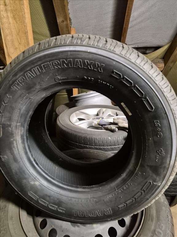  225/5512" új Trailermaxx négyévszakos gumi gumi 3. kép