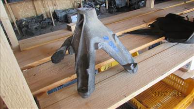 Audi A4 (B8 - 8K) 2.0 TDI quattro Motortartó bak jobb 8k0199308b