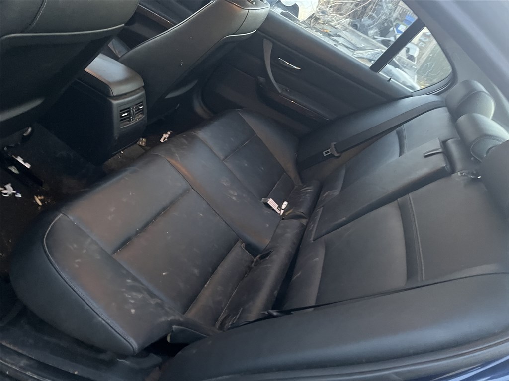 BMW 318 (E90, E91, E92, E93) bontott alkatrészei 3. kép