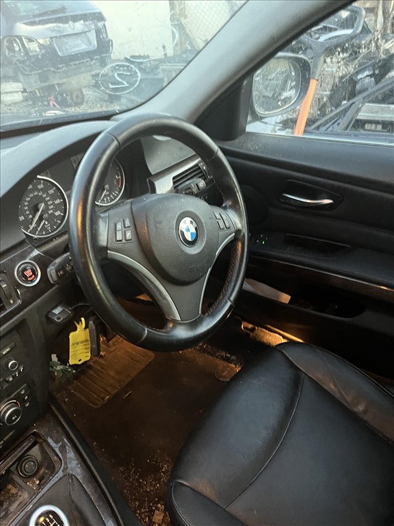 BMW 318 (E90, E91, E92, E93) bontott alkatrészei 4. kép