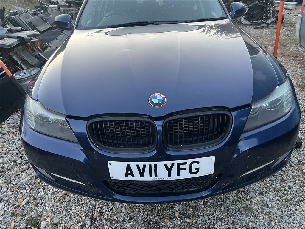 BMW 318 (E90, E91, E92, E93) bontott alkatrészei 7. kép