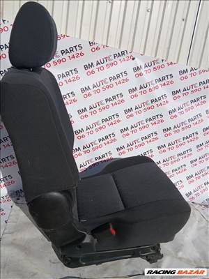Toyota Avensis Verso Bal hátsó ülés. 
