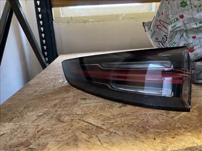 Porsche Cayenne III féklámpa  9y0945095m