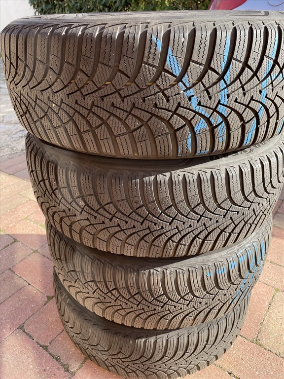  195/5516" használt Goodyear téli gumi gumi 3. kép