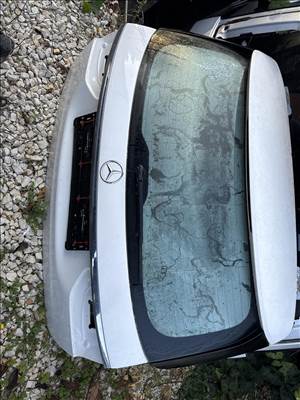 Mercedes E-osztály W213 213 e kombi csomagter ajto