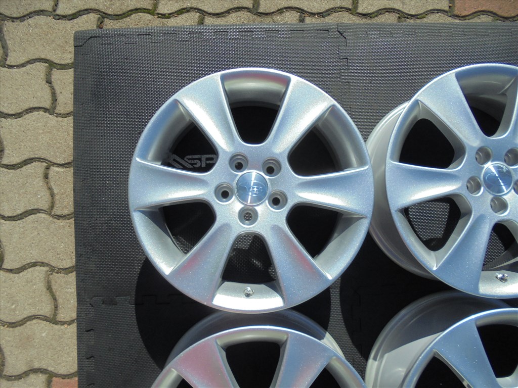 Új 16-os 5 x 100-as gyári Subaru alufelni eladó 2. kép