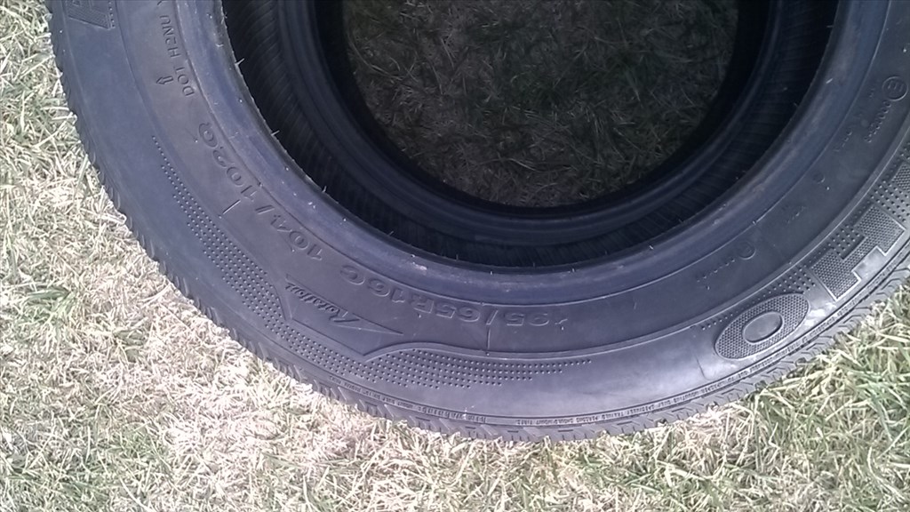  195/6516" használt Kumho teherautó gumi  4. kép