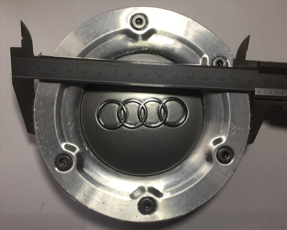 Audi felni kupak 146mm 4 db Új  8N0601165 , 8D0601165K 4. kép