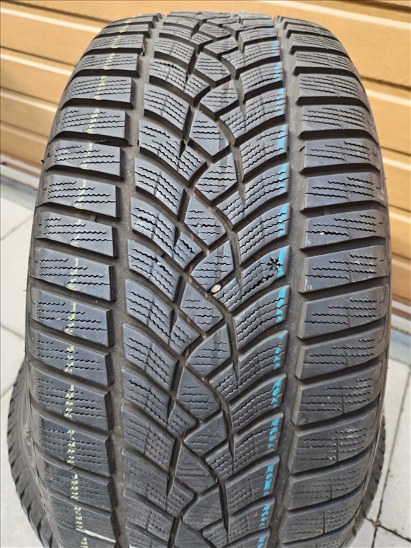  245/4518" újszerű Goodyear téli gumi 2 db 2023.48.hét 3. kép