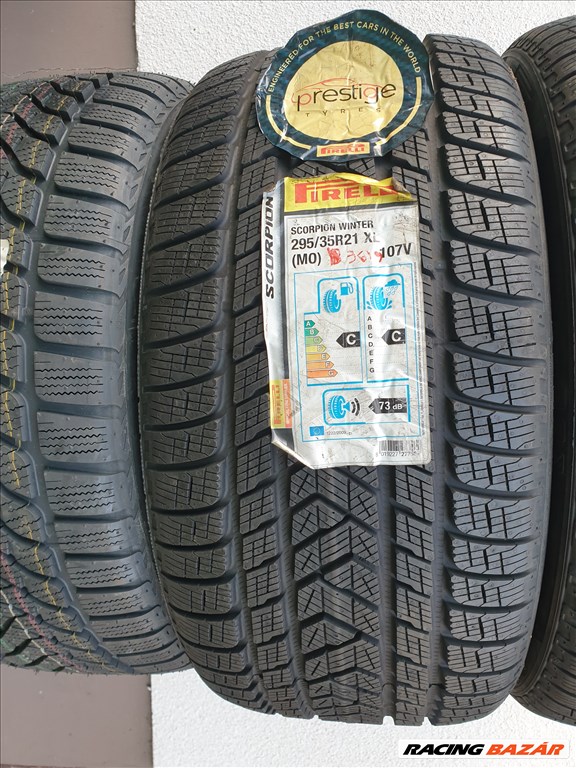  295/35 21 Pirelli Scorpion Winter TM 3. kép