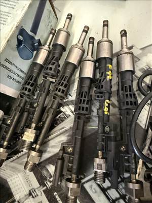 Bmw e88 f20 e90 f30 f07 f10 f15 injektor  759787004