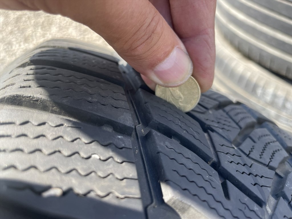  Hyundai Tucson 17" Alutec alufelni,  215/60 R17 Dunlop téli gumi  2. kép