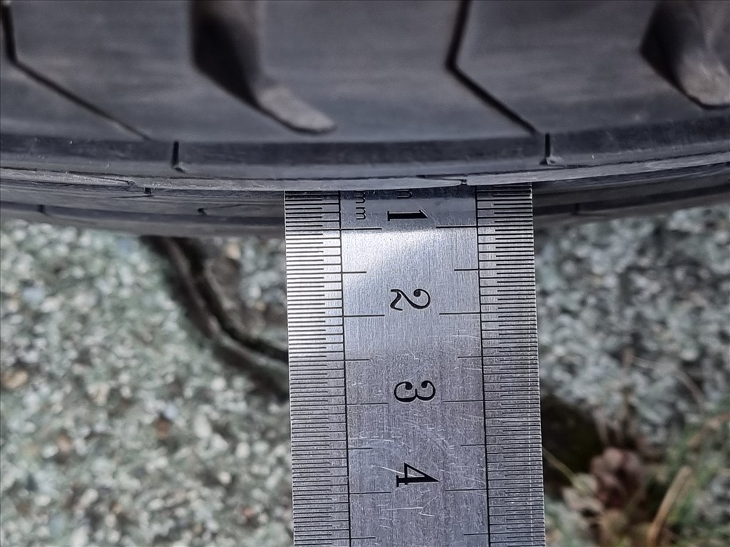  235/55 R17" használt Continental nyári gumi 5. kép