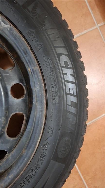  205/6016" használt Michelin téli gumi gumi 3. kép