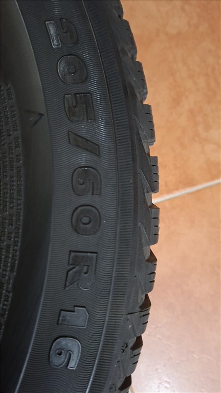  205/6016" használt Michelin téli gumi gumi 4. kép