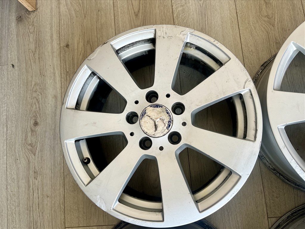 Mercedes 16-os gyári alufelni garnitúra / w204 C-osztály 3. kép