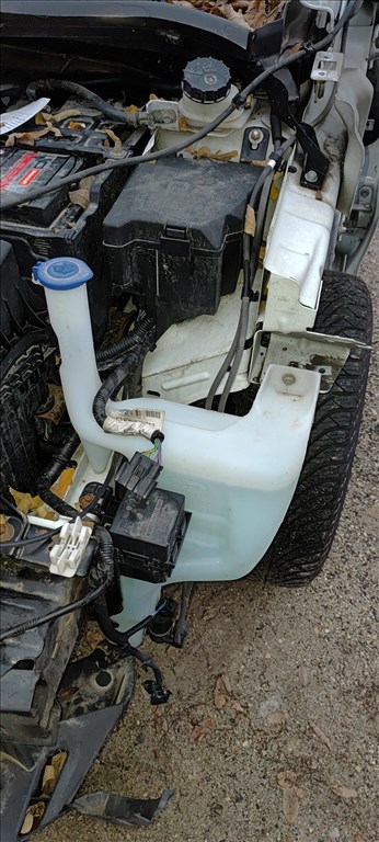 Ford Fiesta mk6 ablakmosó tartály  1. kép