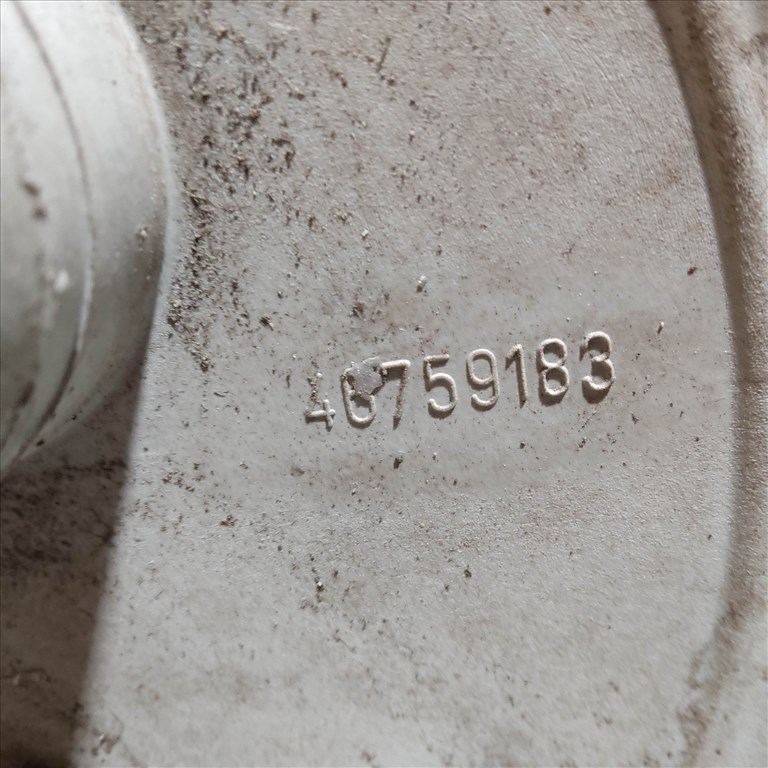 207791 Fiat Punto II.-III. 14"-os dísztárcsa a képen látható állapotban 46759183 2. kép