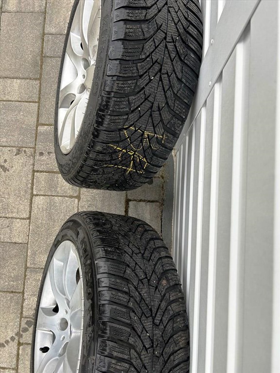  5x120 lyukosztású 17" használt Gyári alufelni, rajta 225/50 új Barum téli gumi gumi  3. kép