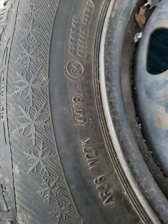  5x112 lyukosztású 14" használt lemezfelni, rajta 185/70 újszerű Barum téli gumi gumi  10. kép