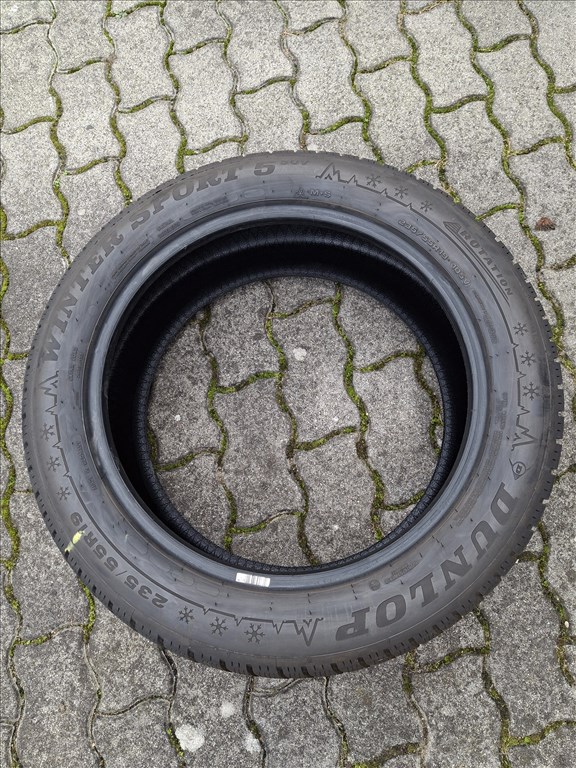  235/5519" újszerű(2024végi)8.5mm Dunlop téli gumi  3. kép