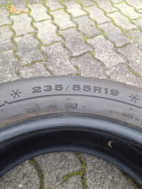  235/5519" újszerű(2024végi)8.5mm Dunlop téli gumi  4. kép