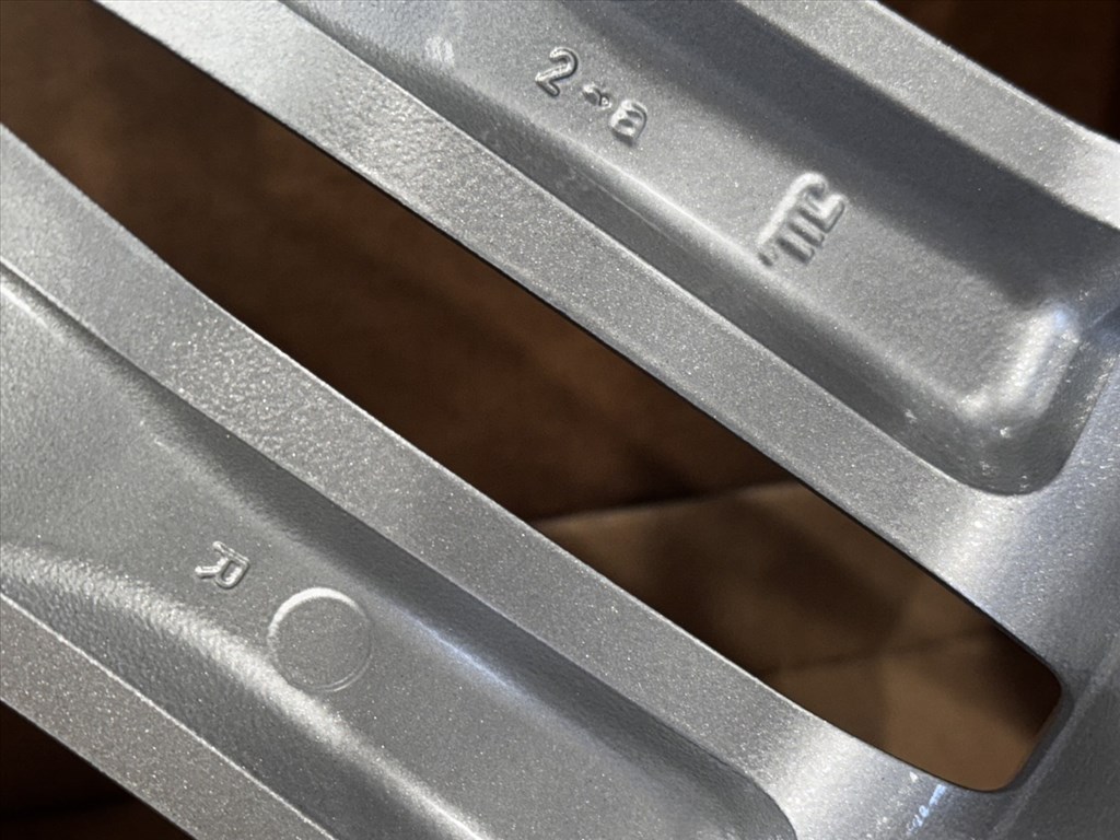 R20 Original Mercedes 8.5J ET45 - A2044012402 / A204 401 2402 1db alufelni felni 2. kép