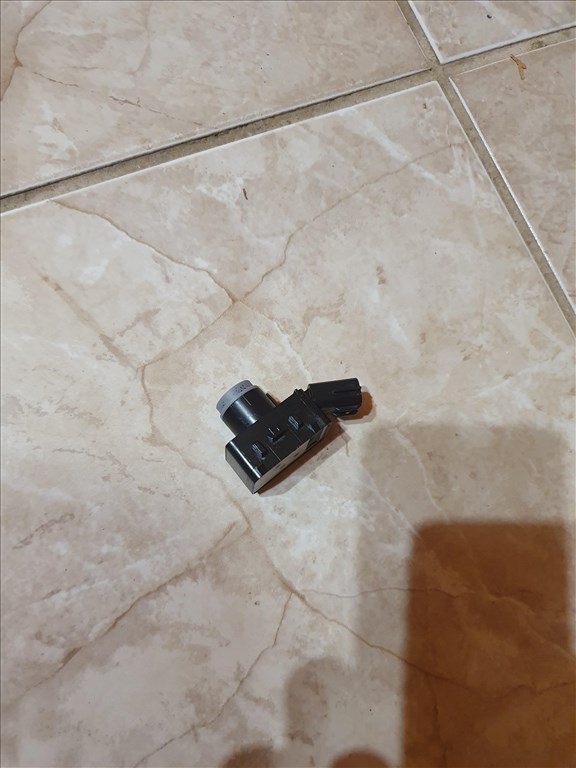 Toyota Corolla (E210) parkolóradar  8934133220 1885003140 2. kép