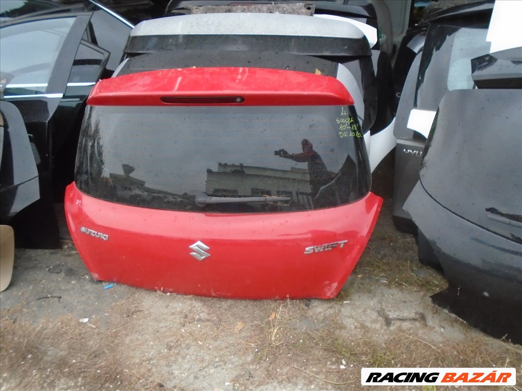 Suzuki Swift VI csomagtérajtó csomagtér ajtó 1. kép