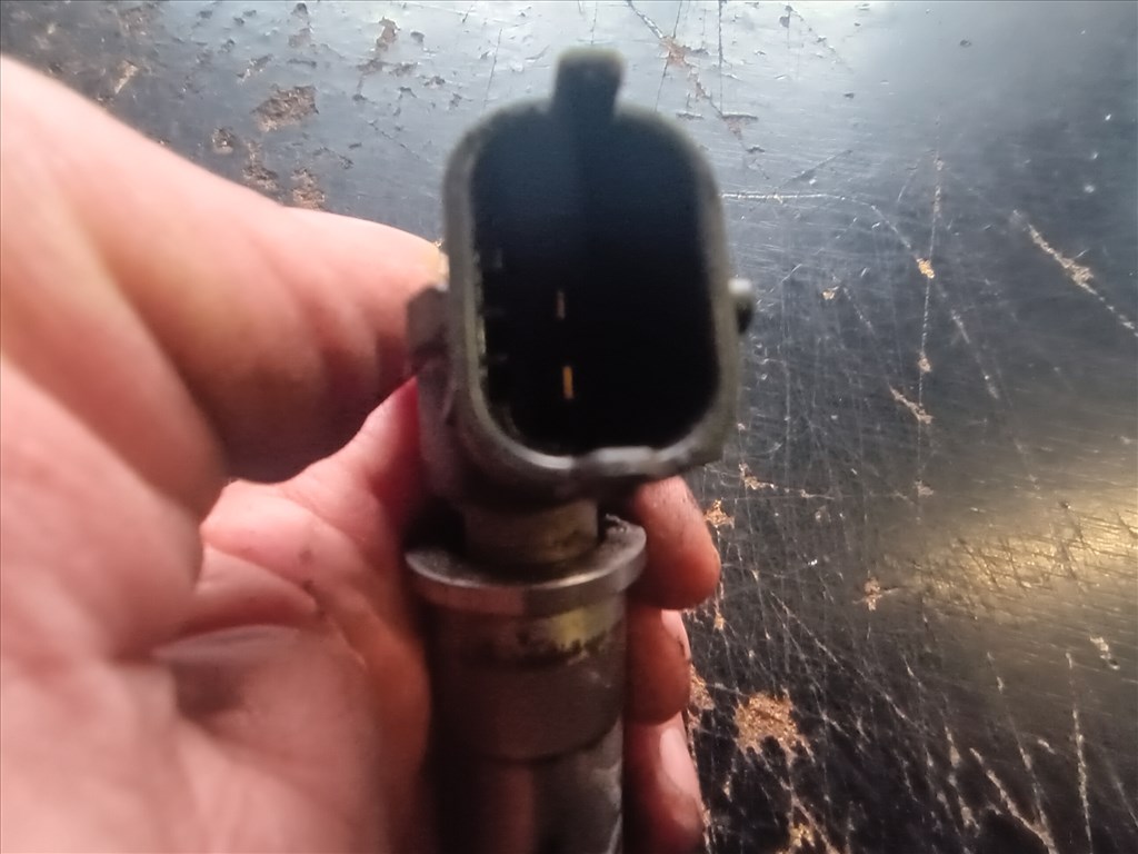 Nissan X-trail T31 2.0dci porlasztó  505056bh82409398 5. kép