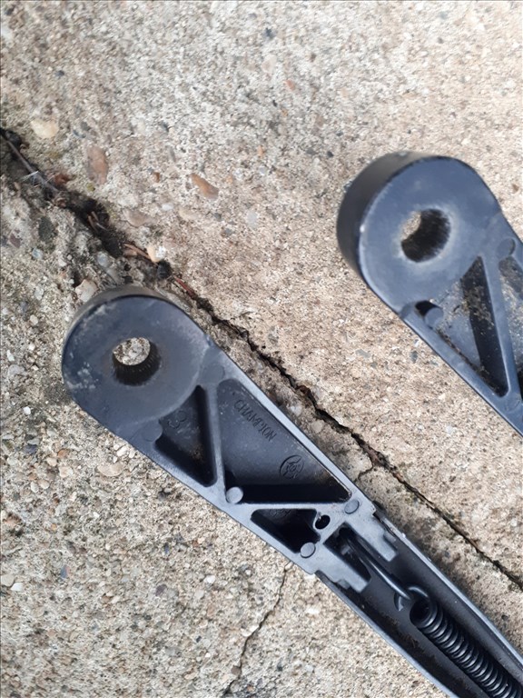 Volkswagen Passat B6 Első ablaktörlő kar  balkormányos 3c1955409c 3c1955410c 4. kép